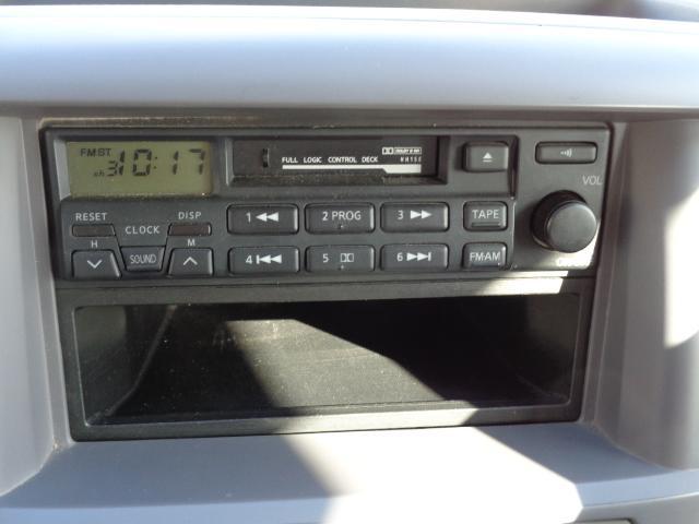 キャラバン 2400ccKA24ノンターボガソリンエンジン 10人乗り送迎車両 デュアルエアコン ABS リクライニングモケットシート カセット 時計 ホイールキャップ ハイルーフ ETC センタードアロック(35枚目)