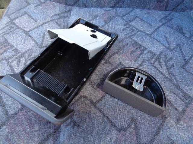 キャラバン 2400ccKA24ノンターボガソリンエンジン 10人乗り送迎車両 デュアルエアコン ABS リクライニングモケットシート カセット 時計 ホイールキャップ ハイルーフ ETC センタードアロック(38枚目)