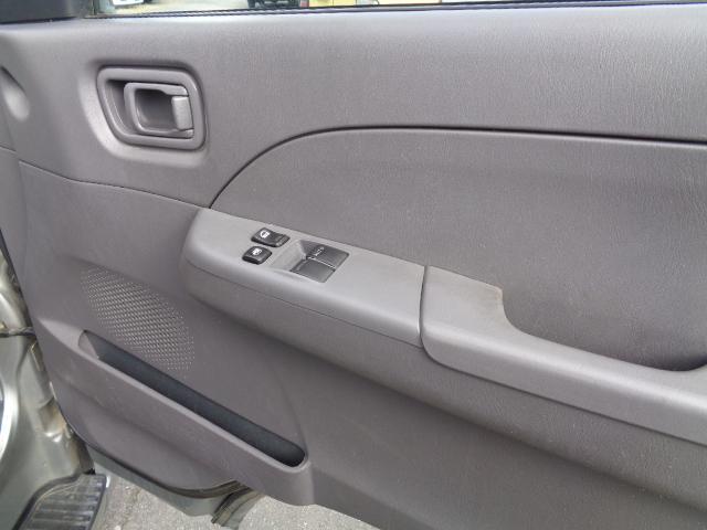 キャラバン 2400ccKA24ノンターボガソリンエンジン 10人乗り送迎車両 デュアルエアコン ABS リクライニングモケットシート カセット 時計 ホイールキャップ ハイルーフ ETC センタードアロック(41枚目)