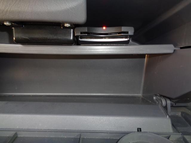 キャラバン 2400ccKA24ノンターボガソリンエンジン 10人乗り送迎車両 デュアルエアコン ABS リクライニングモケットシート カセット 時計 ホイールキャップ ハイルーフ ETC センタードアロック(46枚目)