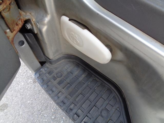 キャラバン 2400ccKA24ノンターボガソリンエンジン 10人乗り送迎車両 デュアルエアコン ABS リクライニングモケットシート カセット 時計 ホイールキャップ ハイルーフ ETC センタードアロック(49枚目)