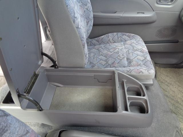 キャラバン 2400ccKA24ノンターボガソリンエンジン 10人乗り送迎車両 デュアルエアコン ABS リクライニングモケットシート カセット 時計 ホイールキャップ ハイルーフ ETC センタードアロック(53枚目)