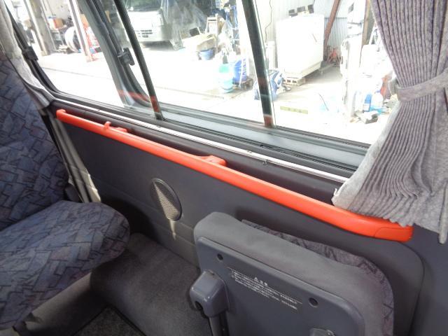 キャラバン 2400ccKA24ノンターボガソリンエンジン 10人乗り送迎車両 デュアルエアコン ABS リクライニングモケットシート カセット 時計 ホイールキャップ ハイルーフ ETC センタードアロック(56枚目)