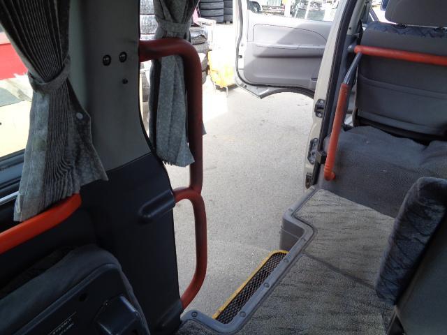 キャラバン 2400ccKA24ノンターボガソリンエンジン 10人乗り送迎車両 デュアルエアコン ABS リクライニングモケットシート カセット 時計 ホイールキャップ ハイルーフ ETC センタードアロック(58枚目)