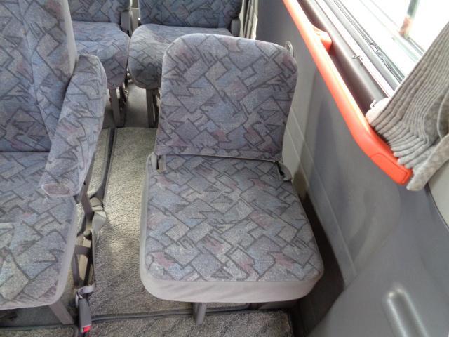 キャラバン 2400ccKA24ノンターボガソリンエンジン 10人乗り送迎車両 デュアルエアコン ABS リクライニングモケットシート カセット 時計 ホイールキャップ ハイルーフ ETC センタードアロック(63枚目)