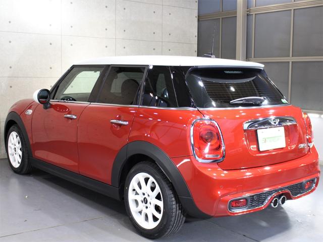 クーパーS ペッパーパッケージ 新品タイヤ4本 女性1オーナー禁煙車 純正バックカメラ 純正HDDナビ 後方センサー アームレスト リアスモーク ETC Bluetooth LEDヘッド オートライト スペアキー(54枚目)