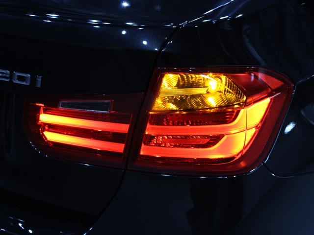 3シリーズ 320i xDrive ラグジュアリー CarPlay/ナビゲーション/ベージュ革シート/Bカメラ/キセノンヘッドライト/社外18インチAW/ミラーETC/バックソナー/Pシート/シートH/シートM/ブルートゥース/フロントスポイラー/禁煙(66枚目)