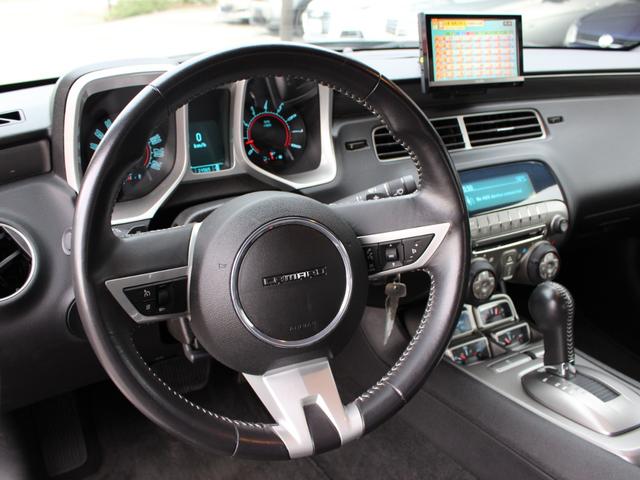 シボレーカマロ LT RS 正規ディーラー車 黒革 社外ナビ 地デジ バックカメラ スペアキー ヘッドUPD 後方センサー クルコン パワーシート(22枚目)