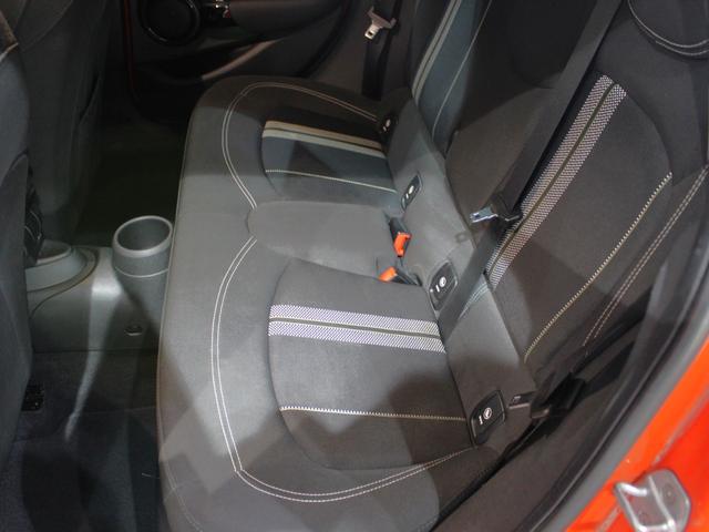 MINI クーパーS 1オーナー/純正ナビゲーション/地デジ/バックカメラ/コーナーセンサー/LEDヘッドライト/ACC/衝突警告/コンフォートアクセス/パドル/ブルートゥース/ミラーETC/アームレスト/禁煙/(11枚目)