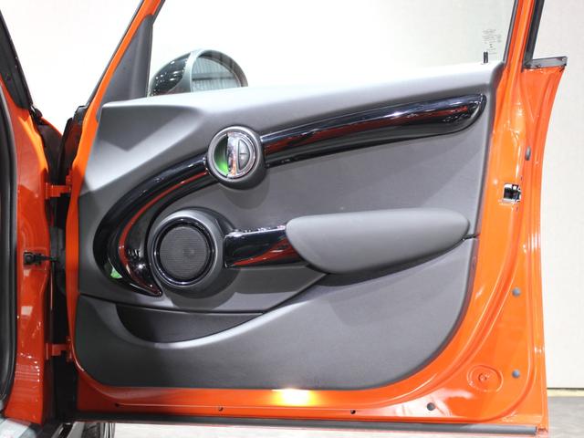 MINI クーパーS 1オーナー/純正ナビゲーション/地デジ/バックカメラ/コーナーセンサー/LEDヘッドライト/ACC/衝突警告/コンフォートアクセス/パドル/ブルートゥース/ミラーETC/アームレスト/禁煙/(24枚目)