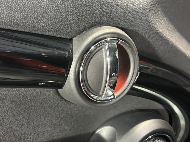 MINI クーパーS 1オーナー/純正ナビゲーション/地デジ/バックカメラ/コーナーセンサー/LEDヘッドライト/ACC/衝突警告/コンフォートアクセス/パドル/ブルートゥース/ミラーETC/アームレスト/禁煙/(32枚目)