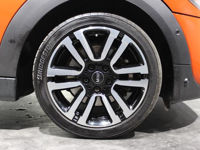 MINI クーパーS 1オーナー/純正ナビゲーション/地デジ/バックカメラ/コーナーセンサー/LEDヘッドライト/ACC/衝突警告/コンフォートアクセス/パドル/ブルートゥース/ミラーETC/アームレスト/禁煙/(70枚目)