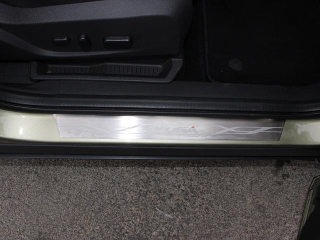 クーガ タイタニアム 4WD・サンルーフ・黒レザー・純正ナビBカメラ・サイドカメラ・前後ドラレコ・キセノン・シートヒーター・クルーズC・リアPゲート・18アルミ・Bトゥース・USB・コーナーセンサー・Pシート・18アルミ(68枚目)