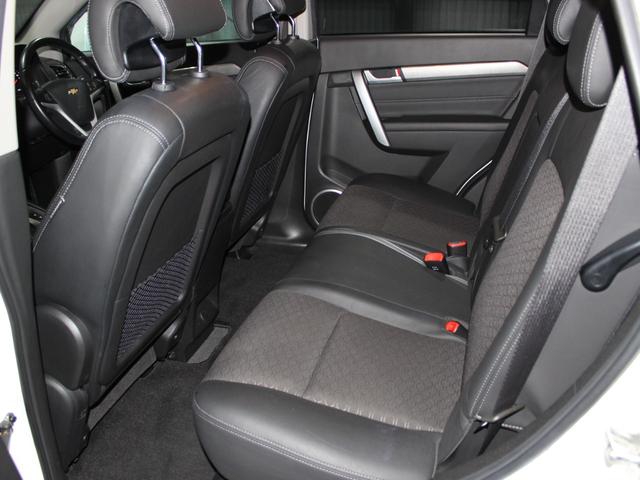 シボレーキャプティバ ベースグレード 後期モデル/CarPlay/ハーフレザー/バックカメラ/Bluetooth/純正19AW/(13枚目)