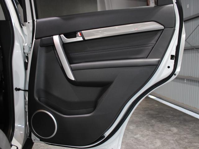 シボレーキャプティバ ベースグレード 後期モデル/CarPlay/ハーフレザー/バックカメラ/Bluetooth/純正19AW/(35枚目)
