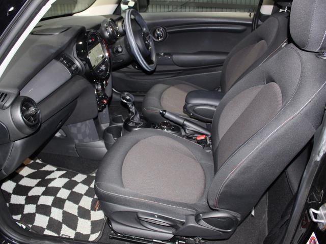 MINI クーパー 純正ナビBカメラ・タイヤ4本新品(3枚目)