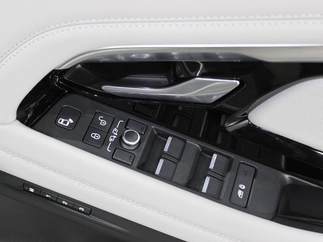 レンジローバーイヴォーク R-ダイナミック SE P250 純正ナビ/CarPlay/ツートン革シート/360度カメラ/ACC/AEB/レーンA/ステアリングA/パーキングA/BSM/デジタルインナーミラー/20AW/Pトランク/ETC/パドル/シートH/禁煙(28枚目)
