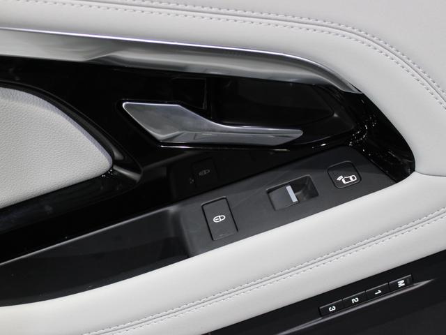 レンジローバーイヴォーク R-ダイナミック SE P250 純正ナビ/CarPlay/ツートン革シート/360度カメラ/ACC/AEB/レーンA/ステアリングA/パーキングA/BSM/デジタルインナーミラー/20AW/Pトランク/ETC/パドル/シートH/禁煙(31枚目)