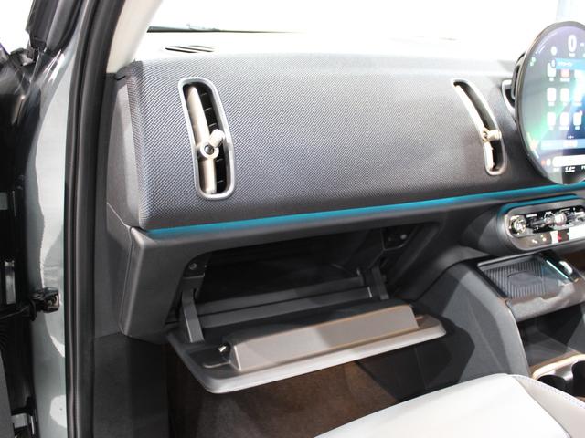 MINI カントリーマンC クラシック・トリム ディーラーデモカー/純正ナビ/トップビュー/ACC/衝突警告/BSM/レーンA/LEDライト/ミラーETC/ステアリングアシスト/パーキングアシスト/ワイヤレス充電/アンビエント/シートステアリングH(41枚目)