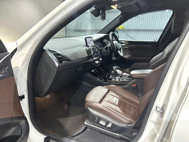 当社では提携先正規ディーラーを中心に、オークションや買い取りから良質車のみを仕入れ、入庫後は２社の第三者機関（ＡＩＳ）、（ＪＡＡＡ）にて修復歴等の品質チェックを行って頂き検査評価書を取得しております！