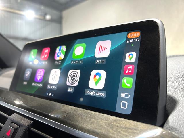 アルミホイールは純正１９インチになります。中古車で多いおるみホイールの傷も少なく綺麗です。