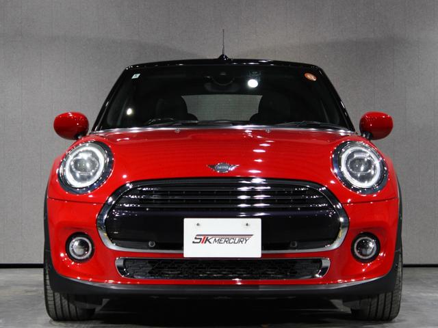 MINI クーパー コンバーチブル ディーラー直仕入/1オーナー/毎年ディーラー整備/ペッパーPKG/ストリートスタイル/ユニオンジャック幌/黒革/純正ナビ/バックカメラ/インテリジェントセーフティ/シートヒーター/2025年製タイヤ(15枚目)