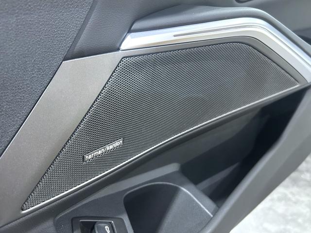 �n�[�}���J�[�h���T�E���h�V�X�e���𓋍ڂ��A�����ɂ���������ԗ��ƂȂ��Ă���܂��B