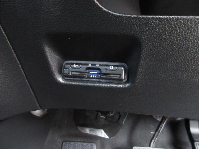 フィット ｅ：ＨＥＶホーム　禁煙車　元レンタカー　コネクト対応ナビ　リアカメラ　ＢＴオーディオ　センシング　フルセグ　Ｃセンサー　整備記録簿　ワンオーナ　リヤカメラ　サイドＳＲＳ　ＬＥＤヘッドランプ　スマートキー　ナビＴＶ（15枚目）