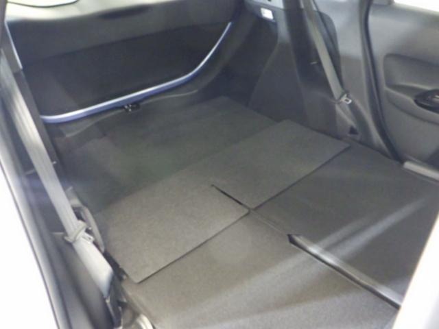 フィット ｅ：ＨＥＶホーム　ホンダセンシング　禁煙車　ＨｏｎｄａＣＯＮＮＥＣＴ対応メモリーナビ　リアカメラ　ＥＴＣ　パーキングセンサー　ブルートゥース音楽　サイドカーテンエアバッグ　ＬＥＤヘッド　ＥＴＣ　スマートキー　ＶＳＡ（17枚目）