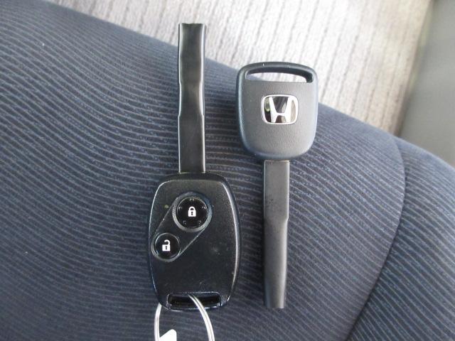 インサイト Ｇ　禁煙車　ＣＤ　ＦＭ　ＡＭ　ＵＳＢ　ＡＵＸ　キーレスエントリー　ＥＴＣ　ＰＷ　ＷＳＲＳ　メンテナンスノート　１オーナー　エアバック　パワステ　ＡＵＴＯエアコン　ＡＢＳ　アイドリングストップ車（25枚目）