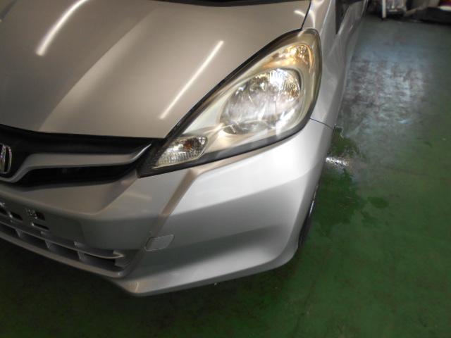 フィット Ｌ　禁煙車　ナビ　リアカメラ　スマートキー　ＨＩＤ　ＥＴＣ　ＤＶＤ　ＣＤ　ワンセグＴＶ　社外アルミ　盗難防止システム　エアコン　キーレス　ＡＢＳ　パワーウィンドウ　デュアルエアバック　パワーステアリング（27枚目）