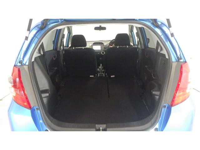 フィット Ｌ　禁煙車　ＤＶＤ再生　エアコン　キーレス　リアカメラ　ＥＴＣ付き　ＡＢＳ　ナビＴＶ　パワーウィンドウ　デュアルエアバック　パワーステアリング　ワンセグ　エアバック　ＨＤＤナビ（15枚目）