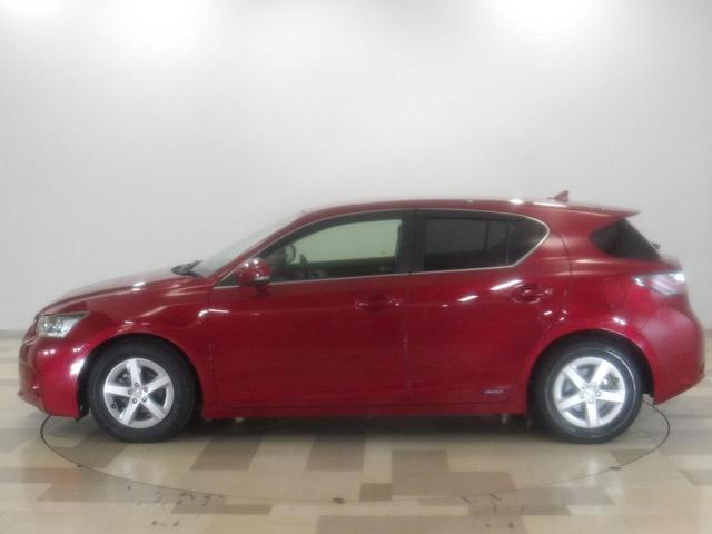 ＣＴ ＣＴ２００ｈ　禁煙車　純正ナビ　ＣＤ　ＤＶＤ　ＢＴＡ　ラジオ　シートヒーター　Ｒカメラ　ＥＴＣ　Ｒカメラ　ナビＴＶ　イモビライザー　Ｂモニター　エアバッグ　フルオートエアコン　キーフリー　パワーステアリング　ＡＢＳ（28枚目）