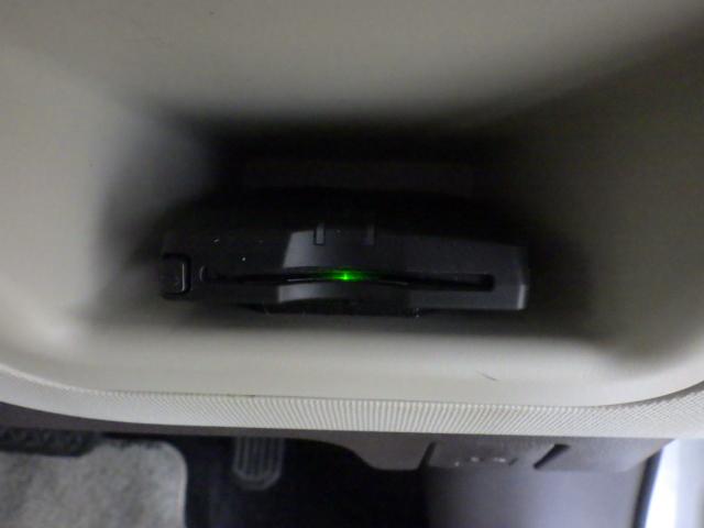 ポルテ Ｆ　禁煙車　ＳＤナビゲーション　リアカメラ　ＥＴＣ　スマートキー　ＤＶＤ／ＣＤ　ブルートゥース音楽　ＶＳＡ　リア左側パワースライドドア　１オーナー　フルセグテレビ　ワイヤレスキー　ＡＡＣ　ＤＶＤ再生（5枚目）