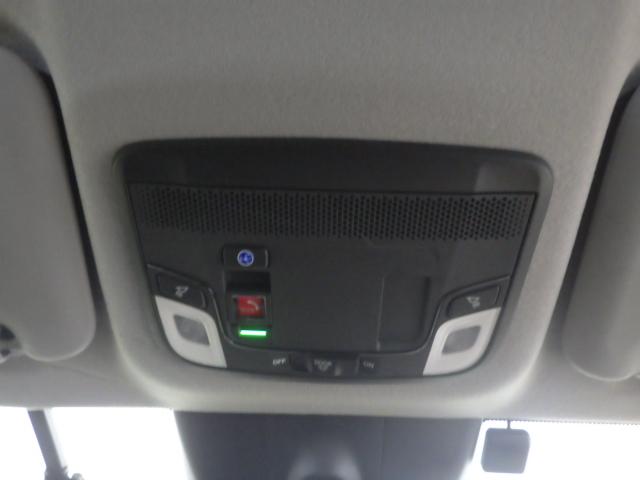 フィット ｅ：ＨＥＶホーム　禁煙車　前後誤発進抑制機能　クリソナ　助手席エアバッグ　運転席エアバッグ　アイドリングストップ　ＬＥＤライト　バックカメラ　ＡＢＳ　サイドエアバッグ　オートクルーズコントロール　フルセグＴＶ　記録簿（13枚目）