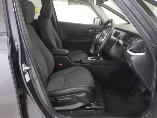 フィット ｅ：ＨＥＶホーム　禁煙車　前後誤発進抑制機能　クリソナ　助手席エアバッグ　運転席エアバッグ　アイドリングストップ　ＬＥＤライト　バックカメラ　ＡＢＳ　サイドエアバッグ　オートクルーズコントロール　フルセグＴＶ　記録簿（20枚目）