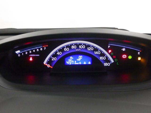 フリード Ｇジャストセレクション　禁煙車　メモリーナビ　リア両側パワースライドドア　ディスチャージヘッドライト　リアカメラ　スマートキー　フルセグＴＶ　ブルートゥース音楽　ミュージックラック　ブルートゥース音楽　ＥＴＣ　ＶＳＡ　イモビ（6枚目）