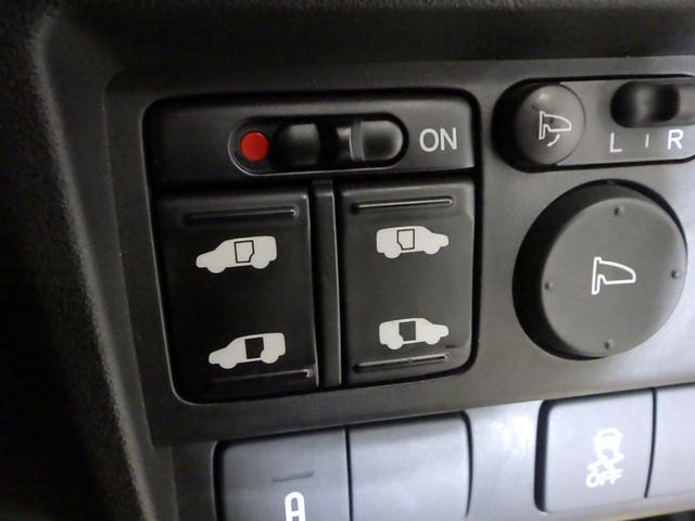 フリード Ｇジャストセレクション　禁煙車　メモリーナビ　リア両側パワースライドドア　ディスチャージヘッドライト　リアカメラ　スマートキー　フルセグＴＶ　ブルートゥース音楽　ミュージックラック　ブルートゥース音楽　ＥＴＣ　ＶＳＡ　イモビ（7枚目）