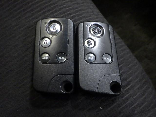 フリード Ｇジャストセレクション　禁煙車　メモリーナビ　リア両側パワースライドドア　ディスチャージヘッドライト　リアカメラ　スマートキー　フルセグＴＶ　ブルートゥース音楽　ミュージックラック　ブルートゥース音楽　ＥＴＣ　ＶＳＡ　イモビ（11枚目）