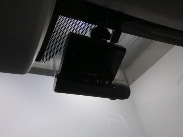 ＸＶ ２．０ｉ－Ｌアイサイト　禁煙車　カロッツェリアメモリーナビ　リアカメラ　ブルートゥース音楽　ディスチャージヘッドライト　　スマートキー　ＥＴＣ　ＤＶＤ／ＣＤ　フルセグＴＶ　パドルシフト　スマキ　１オナ　自動追従　Ｂカメ　ＰＷ（6枚目）