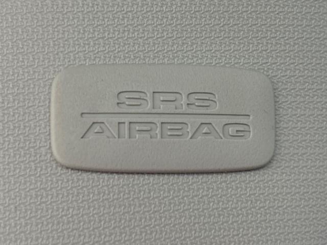 エクシーガクロスオーバー７ モダンスタイル　ケンウッドメモリーナビ　リアカメラ　ＥＴＣ　スマートキー　サイドカーテンエアバッグ　ディスチャージヘッドライト　ＤＶＤ／ＣＤ　ブルートゥース音楽　フルセグＴＶ　シートヒーター　パワーシート　アイサイト（15枚目）