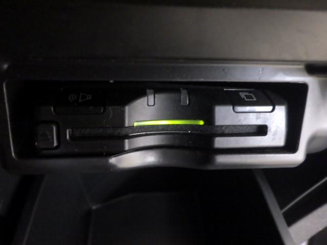 アルファード ２４０Ｓ　禁煙車　ＳＤナビゲーション　リアカメラ　スマートキー　リア両側パワースライドドア　ディスチャージヘッドライト　サイドカーテンエアバッグ　ＥＴＣ　フルセグＴＶ　ＤＶＤ／ＣＤ　フルセグＴＶ　ＶＳＡ　記録簿（7枚目）