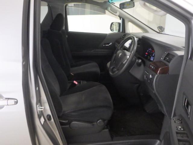 アルファード ２４０Ｓ　禁煙車　ＳＤナビゲーション　リアカメラ　スマートキー　リア両側パワースライドドア　ディスチャージヘッドライト　サイドカーテンエアバッグ　ＥＴＣ　フルセグＴＶ　ＤＶＤ／ＣＤ　フルセグＴＶ　ＶＳＡ　記録簿（12枚目）