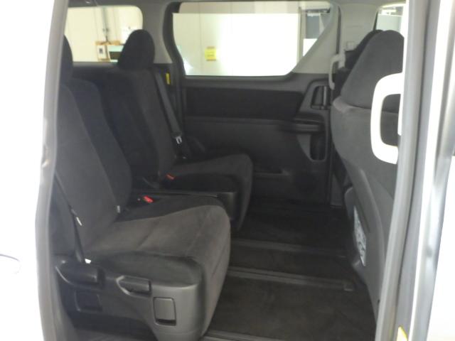 アルファード ２４０Ｓ　禁煙車　ＳＤナビゲーション　リアカメラ　スマートキー　リア両側パワースライドドア　ディスチャージヘッドライト　サイドカーテンエアバッグ　ＥＴＣ　フルセグＴＶ　ＤＶＤ／ＣＤ　フルセグＴＶ　ＶＳＡ　記録簿（13枚目）