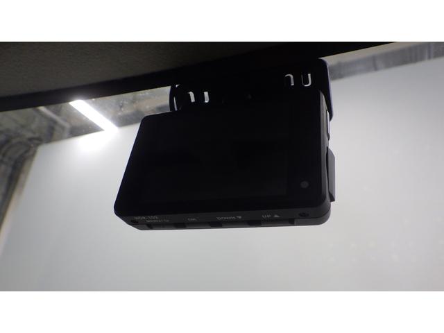 エブリイ PA 禁煙車 マニュアルエアコン ハロゲンヘッドライト FM AM キーレスエントリーシステム フロントパワーウインドウ 両側スライド フルフラットシート エアバック 助手席エアバック 1オーナー パワステ(3枚目)