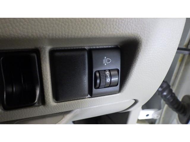 エブリイ PA 禁煙車 マニュアルエアコン ハロゲンヘッドライト FM AM キーレスエントリーシステム フロントパワーウインドウ 両側スライド フルフラットシート エアバック 助手席エアバック 1オーナー パワステ(6枚目)