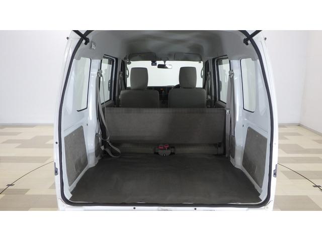 エブリイ PA 禁煙車 マニュアルエアコン ハロゲンヘッドライト FM AM キーレスエントリーシステム フロントパワーウインドウ 両側スライド フルフラットシート エアバック 助手席エアバック 1オーナー パワステ(15枚目)