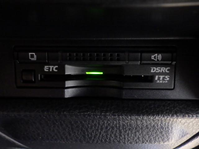 ヴォクシー ハイブリッドV 禁煙車 全方位カメラ 純9インチナビ リア席11インチモニター 左右パワスラ シートヒーター クルコン スマートエントリーシステム 全周囲カメラ スマートキープッシュスタート 盗難防止アラーム PS(5枚目)