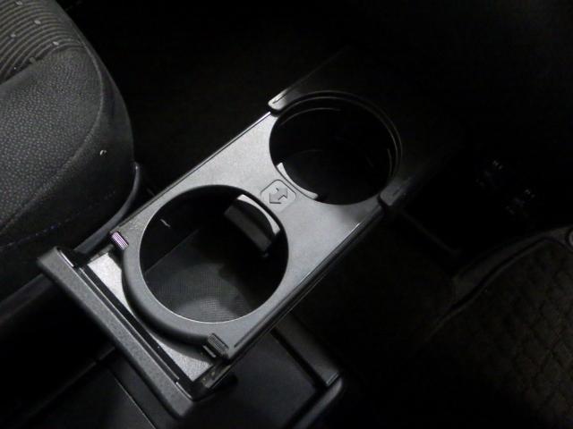 ヴォクシー ハイブリッドV 禁煙車 全方位カメラ 純9インチナビ リア席11インチモニター 左右パワスラ シートヒーター クルコン スマートエントリーシステム 全周囲カメラ スマートキープッシュスタート 盗難防止アラーム PS(13枚目)