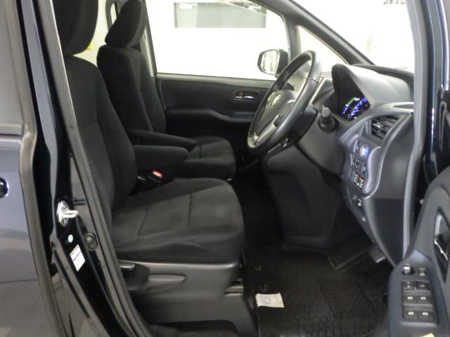 ヴォクシー ハイブリッドV 禁煙車 全方位カメラ 純9インチナビ リア席11インチモニター 左右パワスラ シートヒーター クルコン スマートエントリーシステム 全周囲カメラ スマートキープッシュスタート 盗難防止アラーム PS(17枚目)